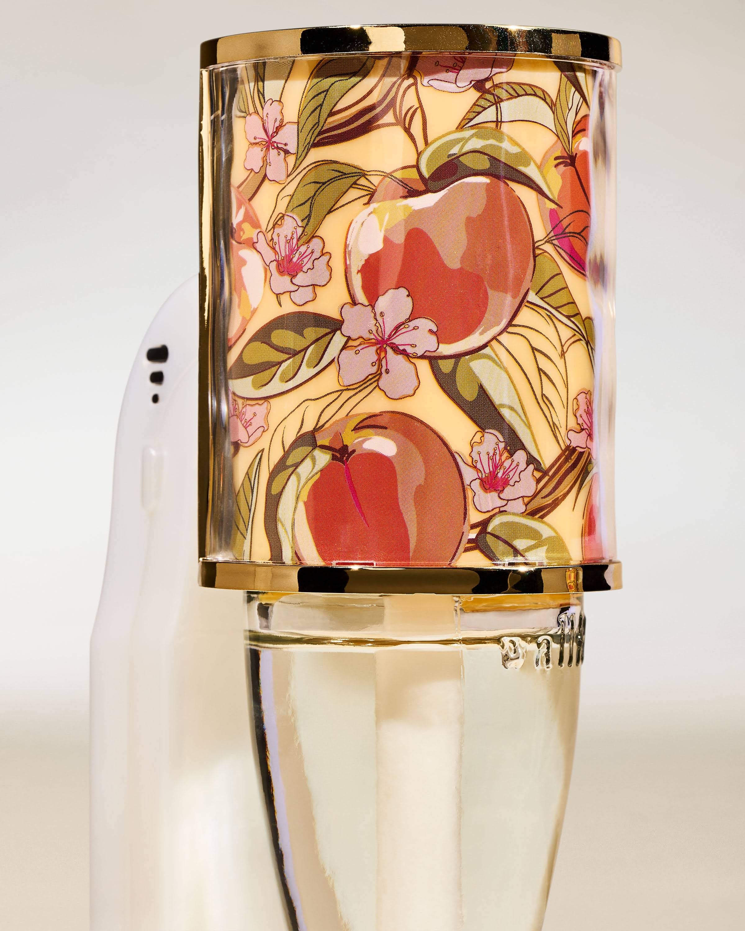 Alternative view of Vera Bradley Peach Scent Control&trade; Nightlight Wallflowers Fragrance Plug