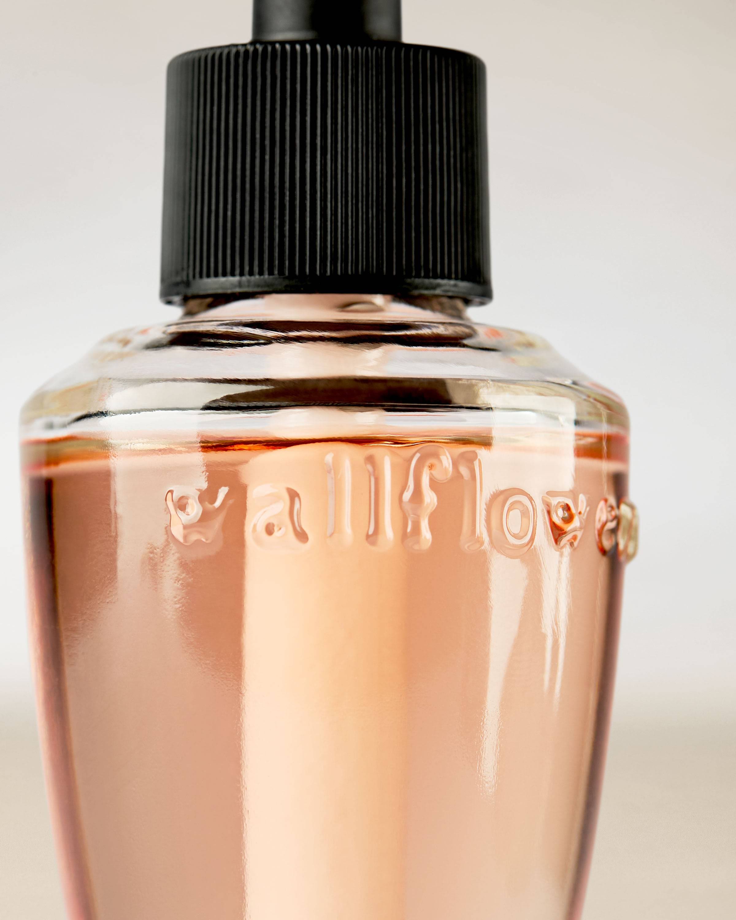 Alternative view of Pink Citrus Spritz Wallflowers Fragrance Refill